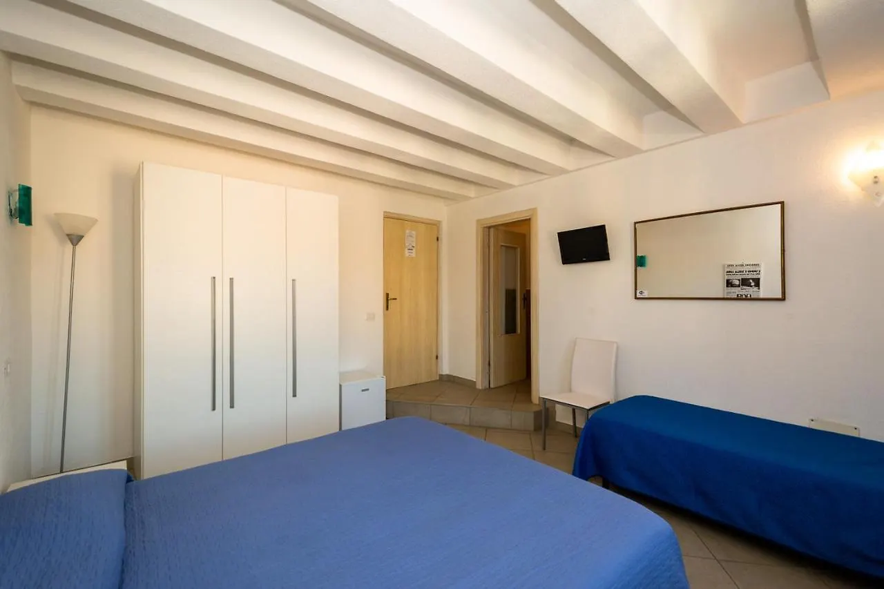 Chez Coco - Murphy Holiday Home La Maddalena  Maison d'hôtes